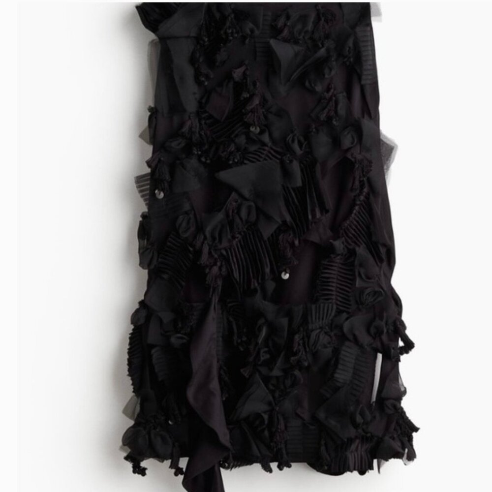 Anamika Khanna x HM Black skity